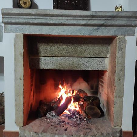 Casa Rural La Carriona Segura de Leon ภายนอก รูปภาพ