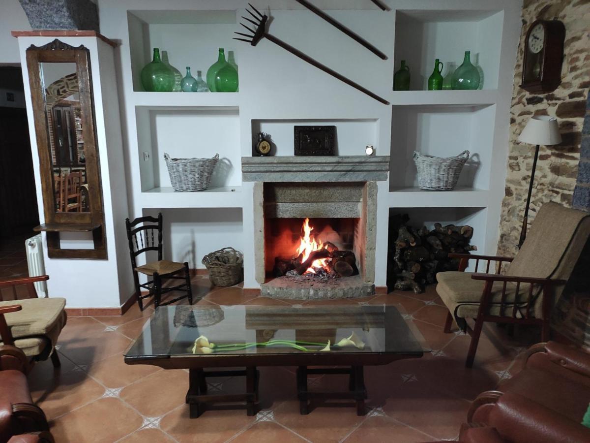 Casa Rural La Carriona Segura de Leon ภายนอก รูปภาพ
