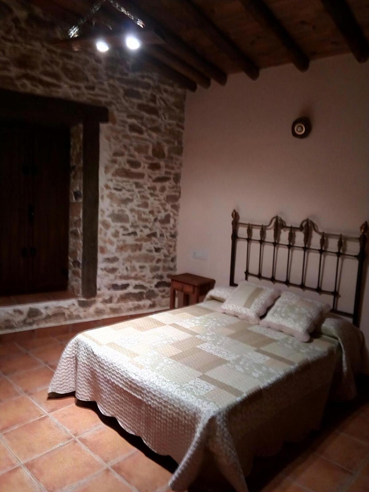 Casa Rural La Carriona Segura de Leon ภายนอก รูปภาพ