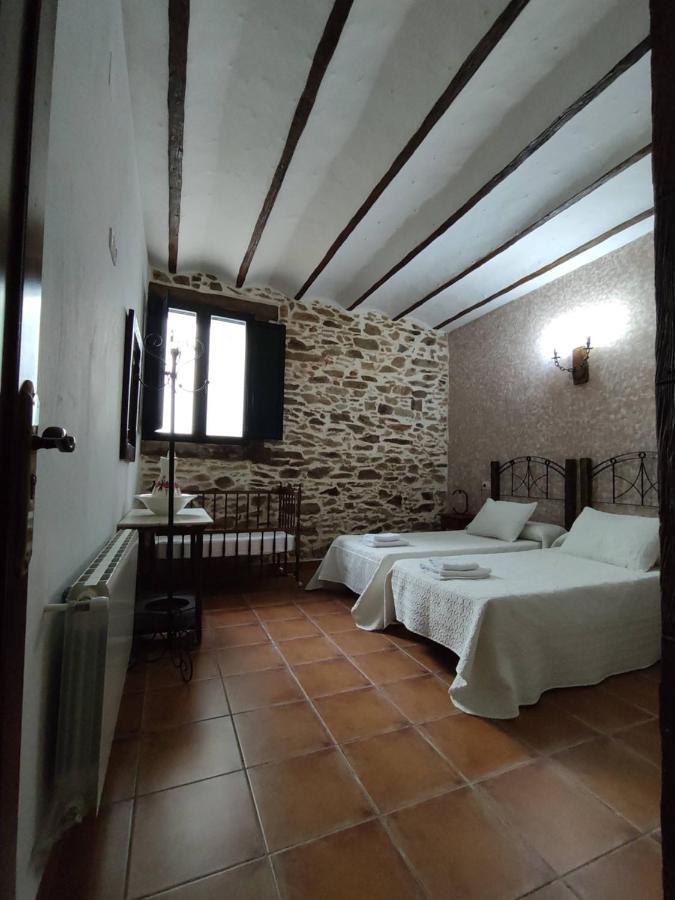 Casa Rural La Carriona Segura de Leon ภายนอก รูปภาพ