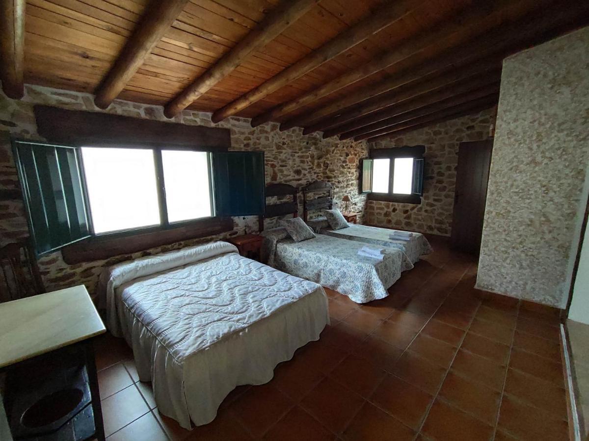 Casa Rural La Carriona Segura de Leon ภายนอก รูปภาพ